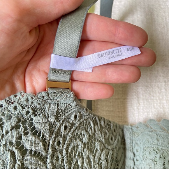 SOLD Aerie lightly padded balconette floral lace bra 40D sage green rosegold - Picture 4 of 11